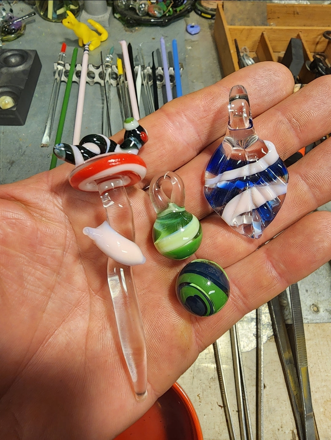 Beginner Glass Workshop: Craft Your Own Ornament Experience